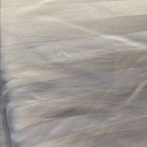 KING SHEET & PILLOWCASES 🌷